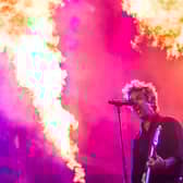 Green Day were forced to leave the stage during their most recent performance on the “Saviors” tour due to a safety issue.