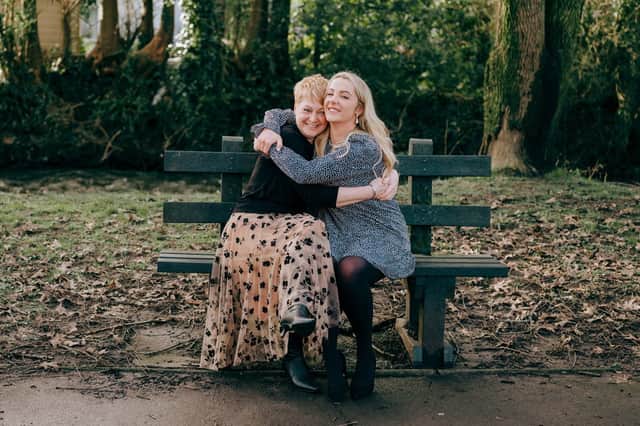 Alison Belsham (L) with donor Rachel Rees (R).