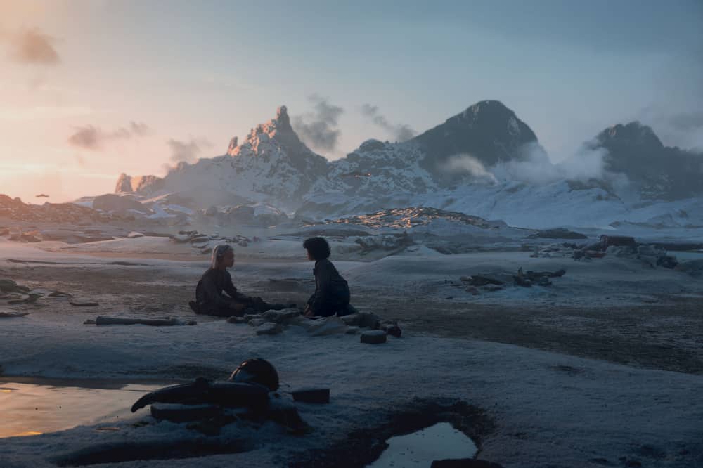 (L-R) KB (Kyriana Kratter) and Wim (Ravi Cabot-Conyers) in Star Wars: Skeleton Crew. Photo: Matt Kennedy /Lucasfilm Ltd.