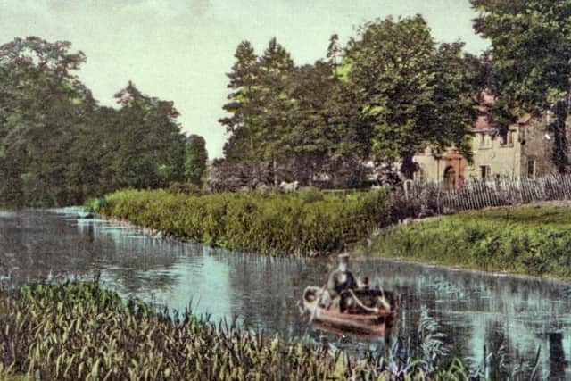 A boating trip on the River Eye at Melton from yesteryear EMN-200827-131421001