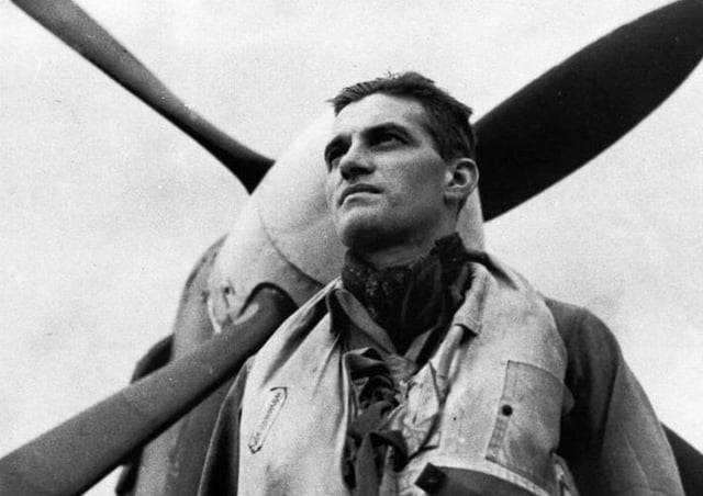 Second World War Spitfire pilot Johnnie Johnson EMN-200309-185321001