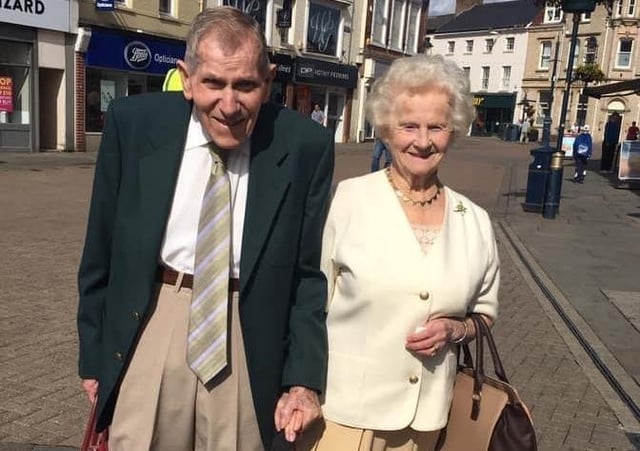 Leslie and Joyce Payne pictured around three years ago in Melton, as many remember them, hand-in-hand EMN-201116-112238001