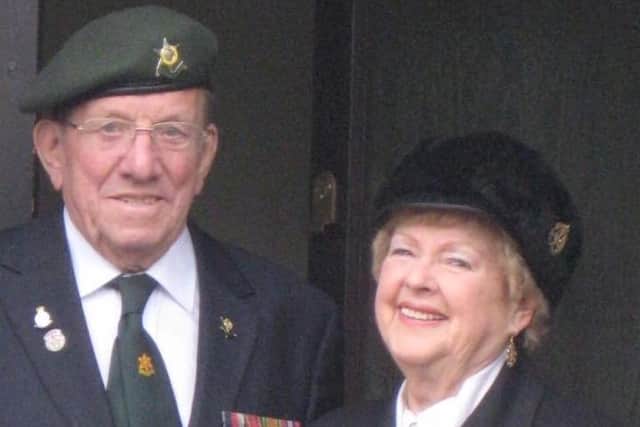 Jim and Doreen Posnett, who were married for 72 years EMN-201212-095913001