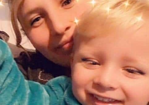 Melton mum Amanda Harding, who has passed away at the age of only 26, with three-year-old son, Charlie EMN-201222-174928001