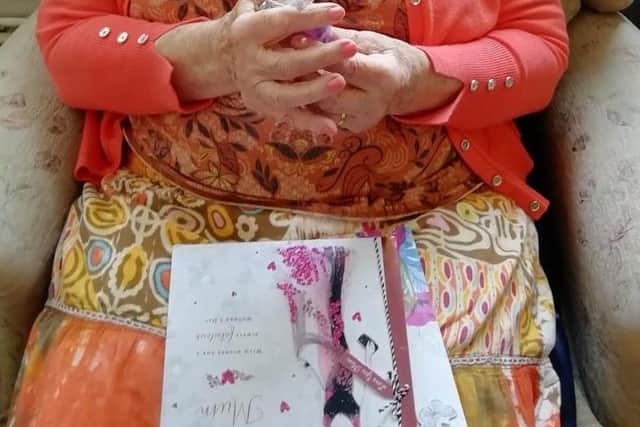 Mother's Day at Waltham Hall Nursing Home EMN-210315-171939001