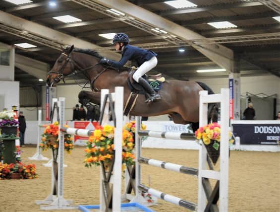Tabitha Kyle rides Gangnam Style II to victory at Arena UK EMN-200503-165228002