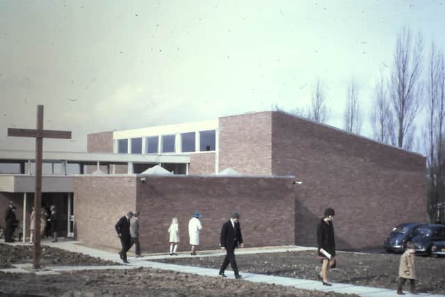 Worshippers attending the first service at Sandy Lane Methodist Church in Melton in March 1970 EMN-201003-171135001