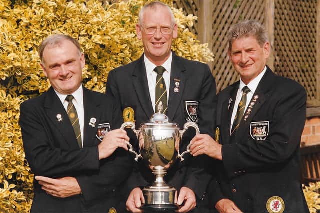 Ian White (centre) with Holwell Works Bowls Club team mates Geoff Sleath (left) and Alan Graves EMN-211015-171418001