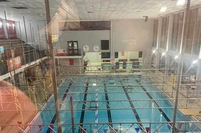 Work takes place on the ceiling at the Waterfield Leisure Centre, in Melton, with the main pool having to be closed at present EMN-211122-121907001