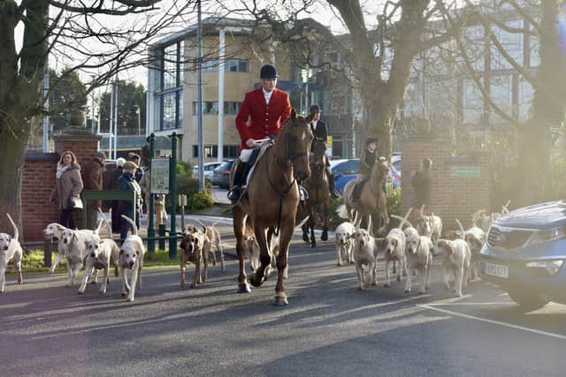 Members of the Quorn Hunt approach the Play Close along Mucky Lane at the New Year's Day meet in Melton

PHOTO GEORGE ICKE EMN-220301-114735001