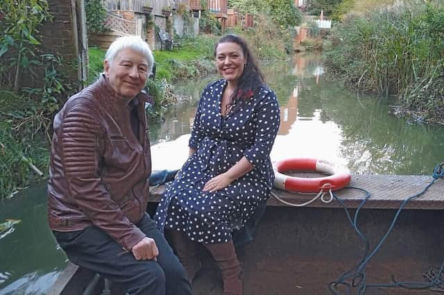 Rutland and Melton MP, Alicia Kearns  with Melton & Oakham Waterways Society (MOWS) chair, Mick Clowes, on the River Eye alongside Egerton Park in Melton EMN-220120-151416001