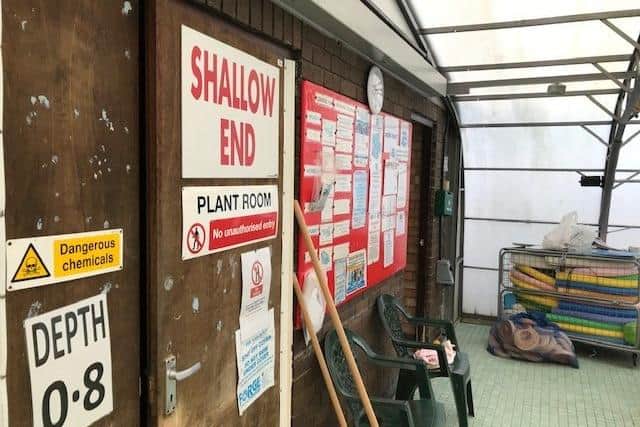 The 50-year-old swimming pool at Asfordby Captain's Close School which is the subject of a new consultation to decide its future EMN-220102-105319001