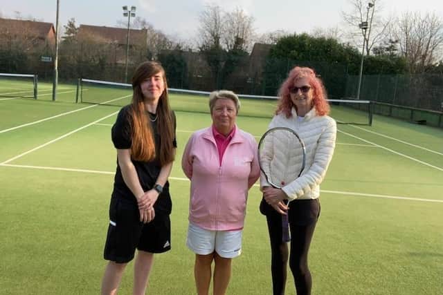 Libby Duncan, left, with Dee Hughes and Jan Jackson.