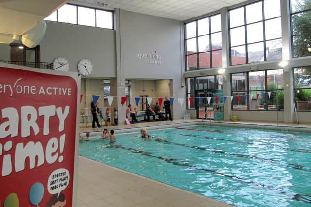 The swimming pool at Waterfield Leisure Centre EMN-220330-144457001