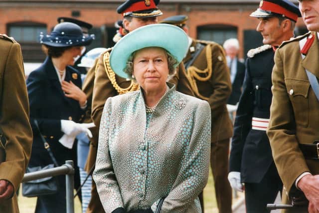 The Queen visits the Defence Animal Centre in Melton in 1996 EMN-220325-162356001