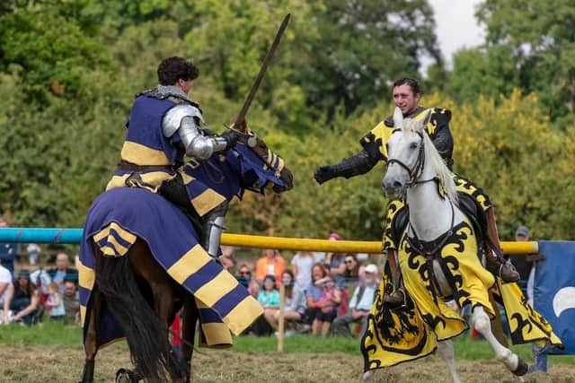 Jousting at Belvoir Castle EMN-220604-152409001