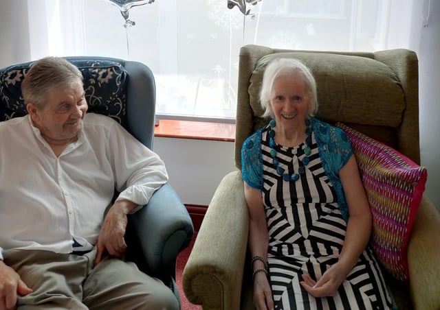 Reg and Julia Brogden celebrate their diamond wedding at Waltham Hall Nursing Home EMN-210406-125014001