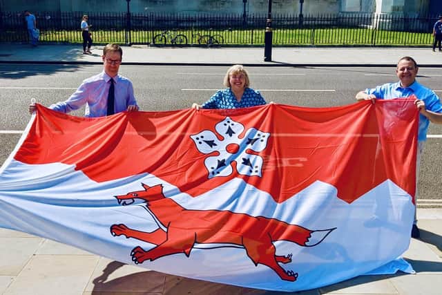 The new Leicestershire flag being displayed in London today EMN-210719-124754001
