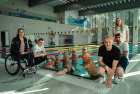 Olympic legend Duncan Goodhew promotes this year's Swimathon, from left, Paralympian Grace Harvey, Team GB’s Joe Litchfield, Paralympian Jordan Catchpole and Team GB’s
Jacob Peters and Sarah Vasey
PHOTO Swimathon.