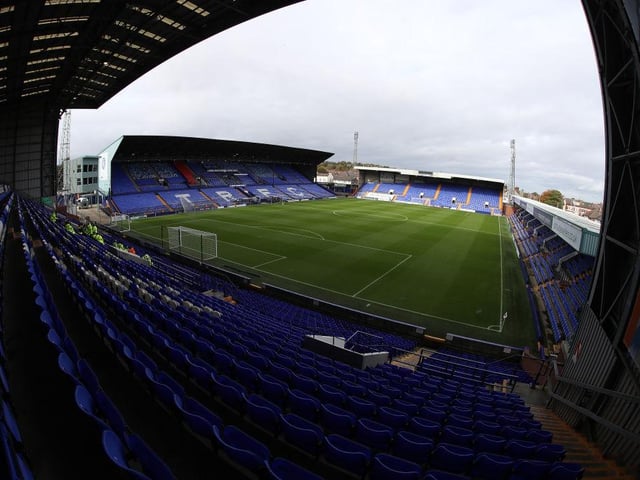 Tranmere Rovers have an average crowd of 6,836.