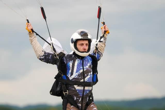 Skydiver Dan Guest sets a new British record at LangarIMAGE Jacek Roszak