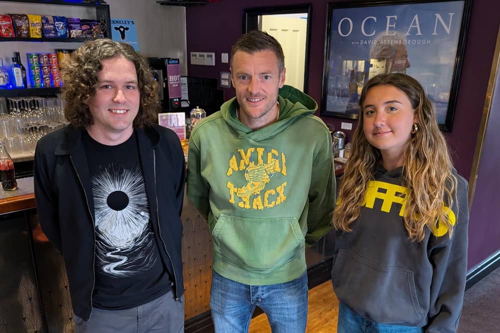 Jamie Vardy with The Regal co-owner Jacob Mundin and cinema employee Evie Aguera-Castilla