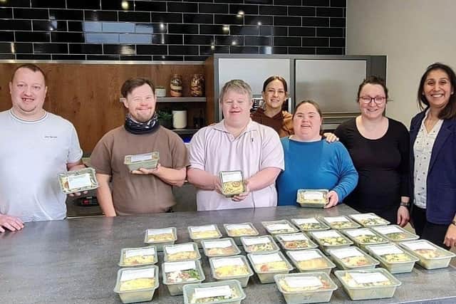 Andy, Ed, Chris, Pippa and Annie from Sunny Skies Enterprises CIC with Emma and Daljit from Kettleby Foods.