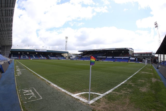 Oldham Athletic have an average attendance this season of 4,467.