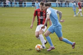 Paul Anderson takes on the Kimberley defence. Photo: Mark Woolterton.