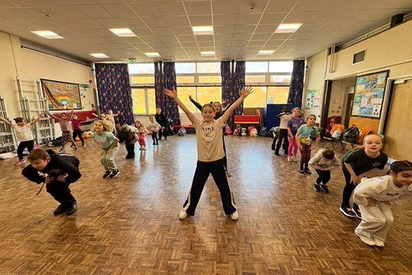 St Mary’s C of E Primary School triumphs in Sky Schools Dance Challenge ...