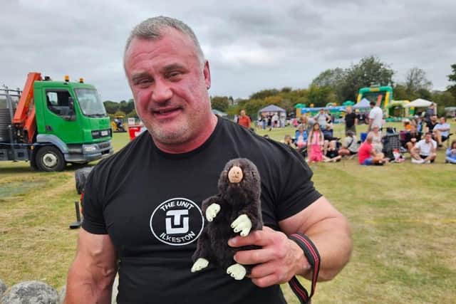 Scott Lansdowne, pictured before setting a new world record deadlift
