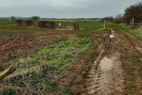 The start of the F18 footpath (turning left) which could become a bridleway (CREDIT: LCC)