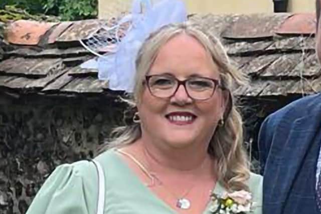 The wedding photo in question!