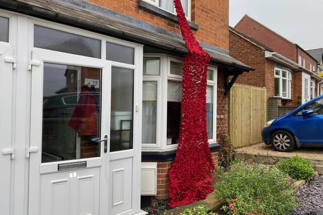 Lynne Jeffery's stunning homemade Poppy memorial in Welby Lane