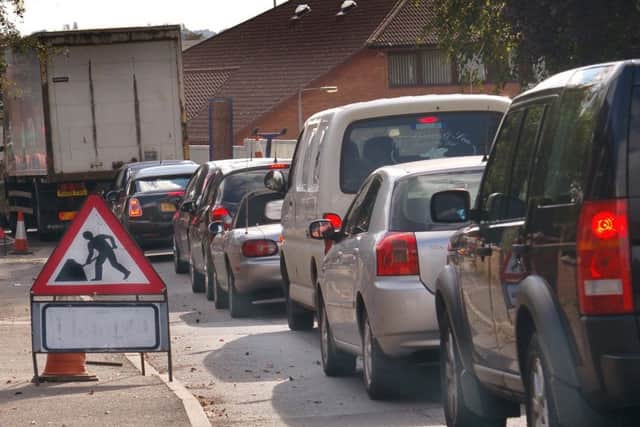 Heavy traffic in Melton EMN-171213-113042001