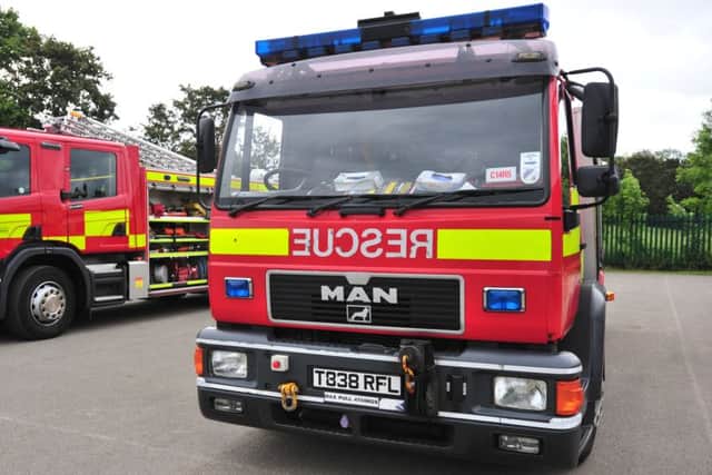The fire service was alerted EMN-180122-100125001