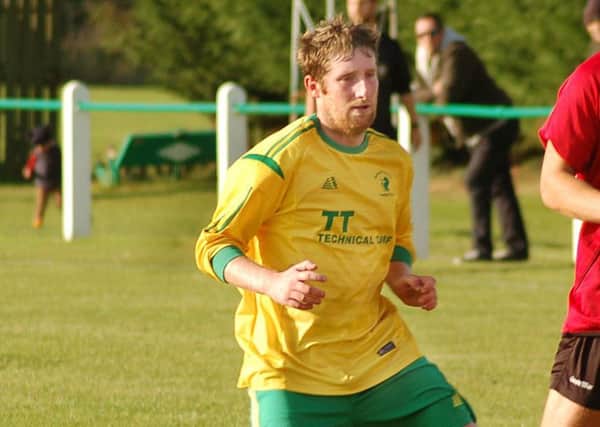 David Hazeldine nipped in to put Holwell in front EMN-180124-085151002