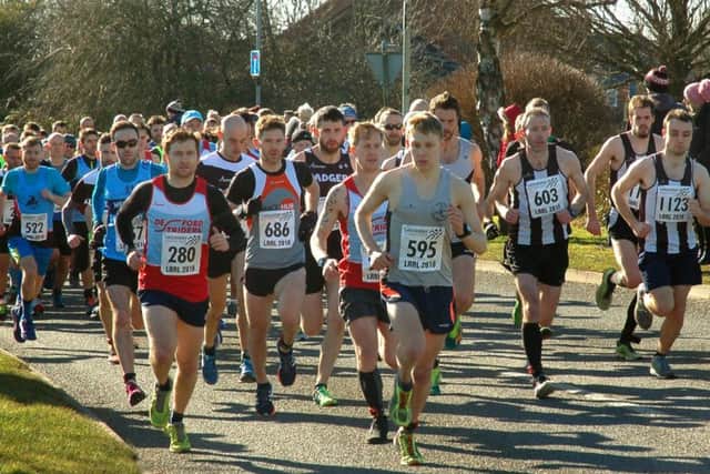 Front runners set the early pace at the Stilton 7 EMN-180503-172715002