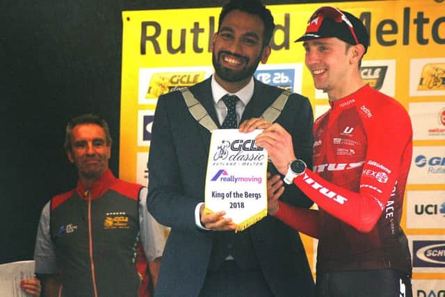 King of the Bergs winner Adam Kenway with Mayor of Melton Tejpal Bains EMN-180424-125347002