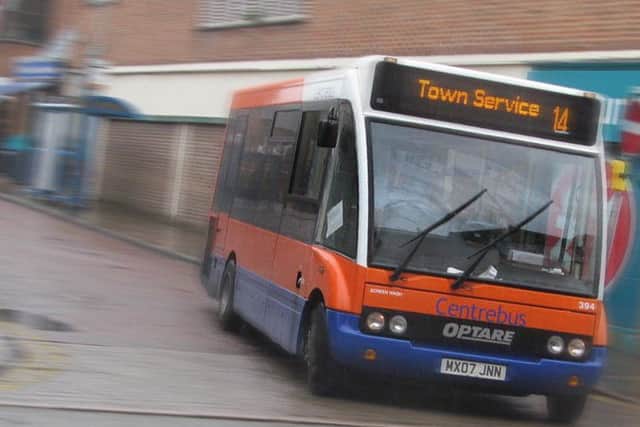 A Centrebus 14 service bus turns out of Windsor Street, Melton EMN-180516-111418001
