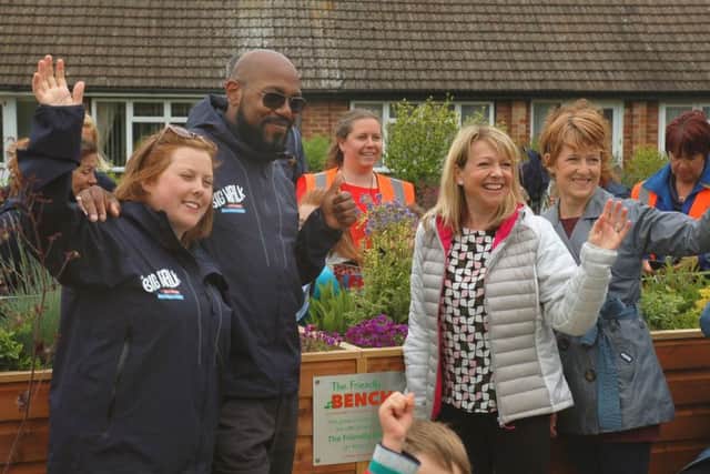 The Big Walk walkers are greeted by Friendly Bench founder Lyndsey Young in Bottesford EMN-180523-170250001