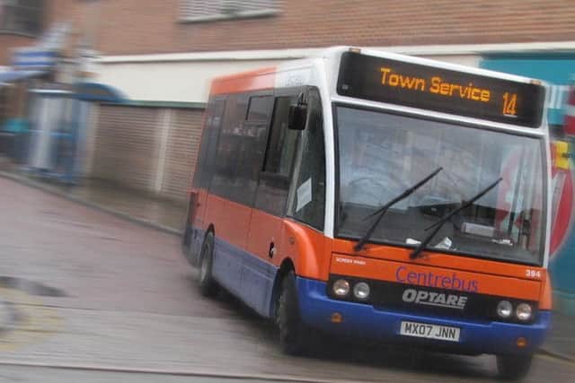 A Centrebus 14 service bus turns out of Windsor Street, Melton EMN-180614-142632001