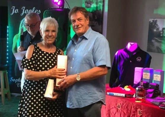 Ladies' winner Bettyne Norton with Glen EMN-180207-193330002