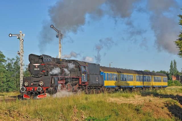 Glorious early morning sunshine as the 6.17am service from Wolsztyn to Nova Weis Mochy departs
PHOTO PAUL DAVIES EMN-181008-124606001