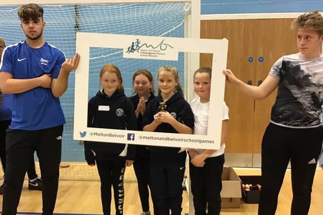Table tennis winners - Swallowdale girls EMN-181114-164632002
