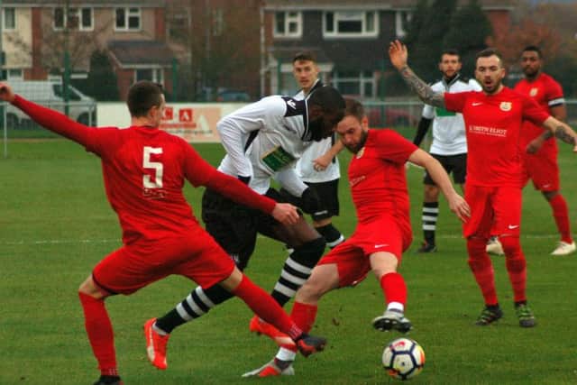 Player-manager Tom Manship couldn't prevent his side slipping to a third defeat of the season EMN-181126-093839002