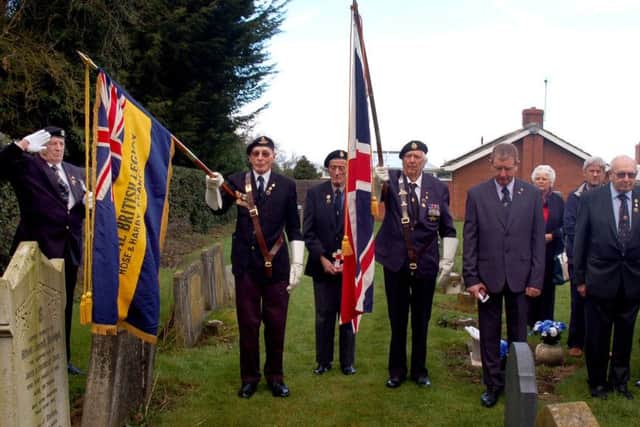 A two-minute silence at Alfred Marshall's grave EMN-190403-175654001