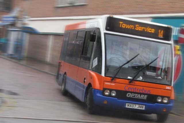 A Centrebus 14 service bus turns out of Windsor Street, Melton EMN-190803-130220001