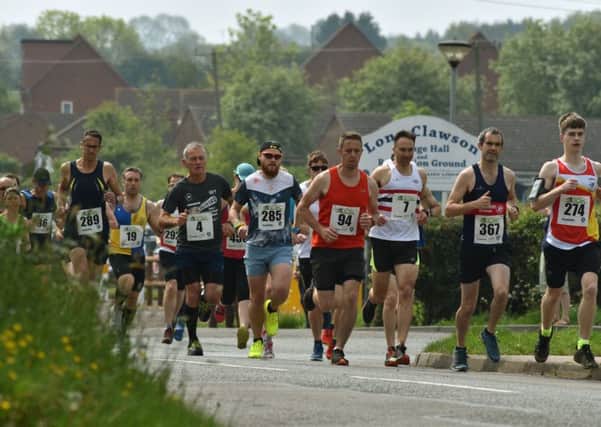 The start of the 2019 Clawson 10k EMN-190521-181955002