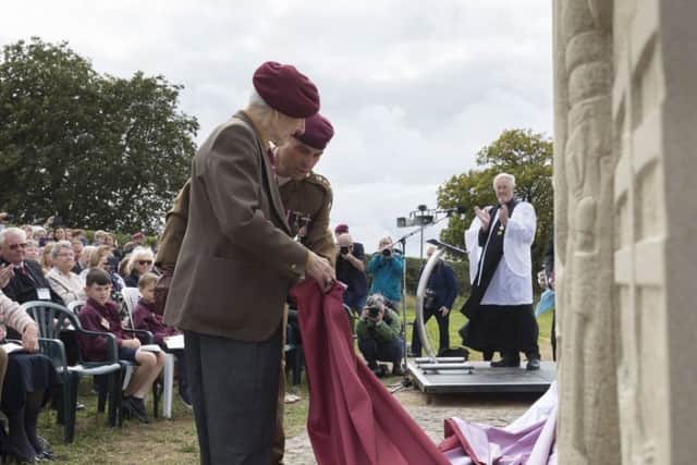 A paras vet unveils the new Burrough on the Hill scuplture honouring the 10th Battalion EMN-191109-095240001